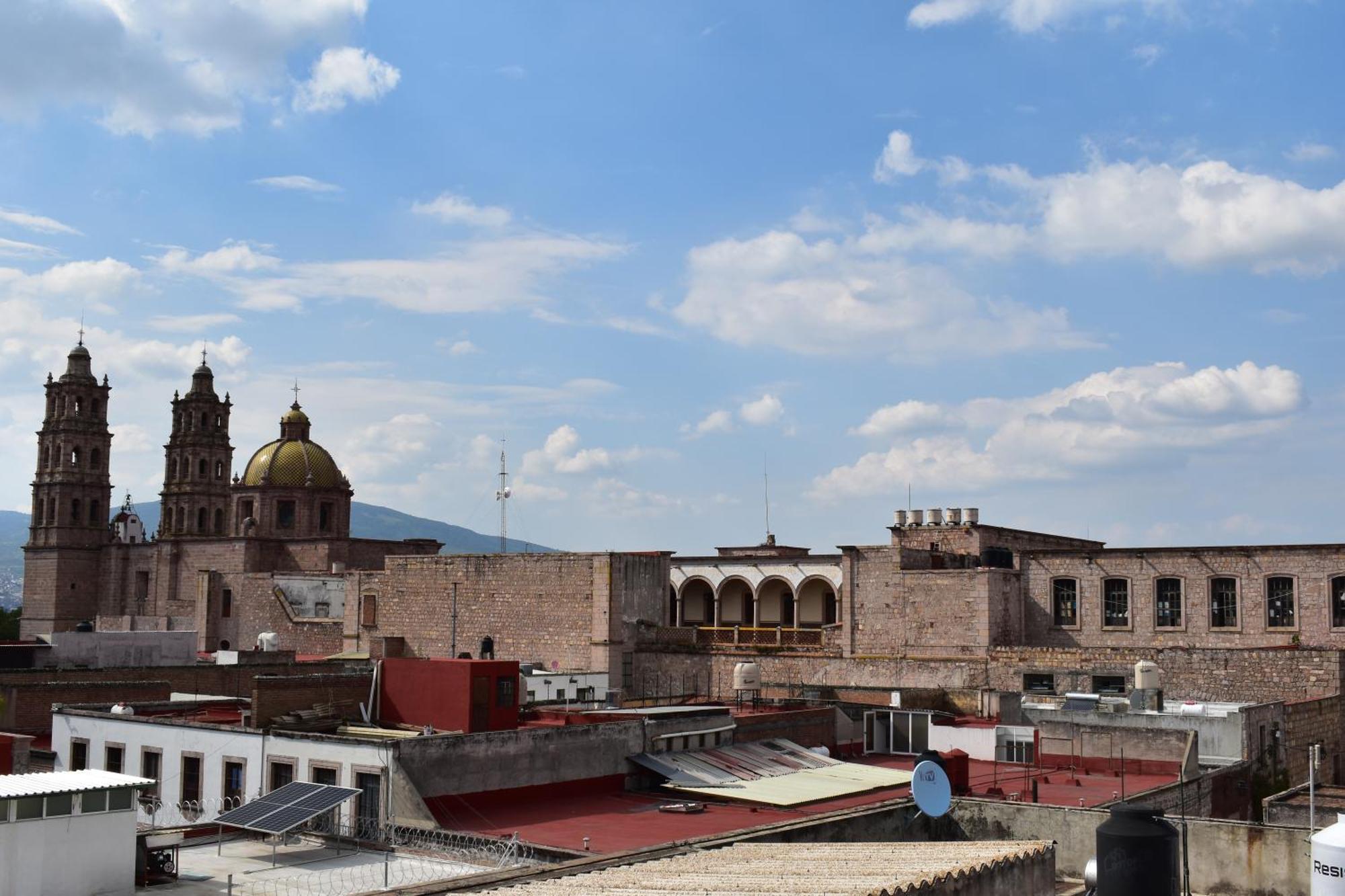 El Suburbio - Serapio Rendon Morelia Exterior photo